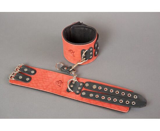 Широкие красные наручники из кожи на чёрных ремешках, фото 